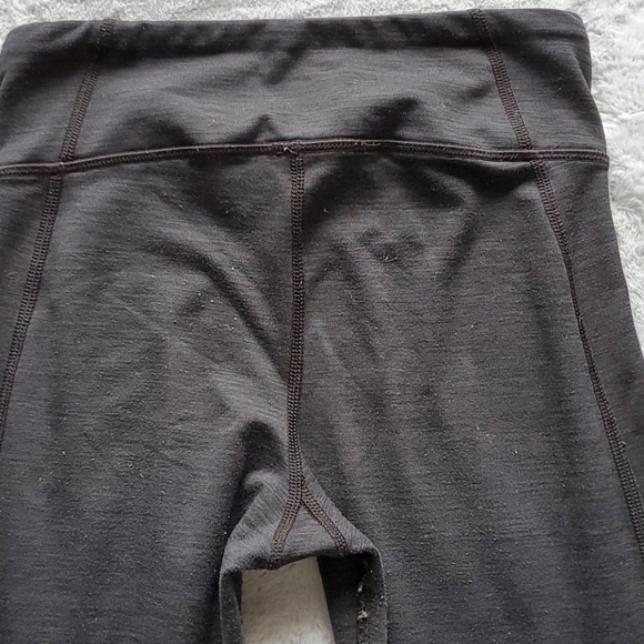 Under Armour Leggings. (A) - Picture 5 of 5